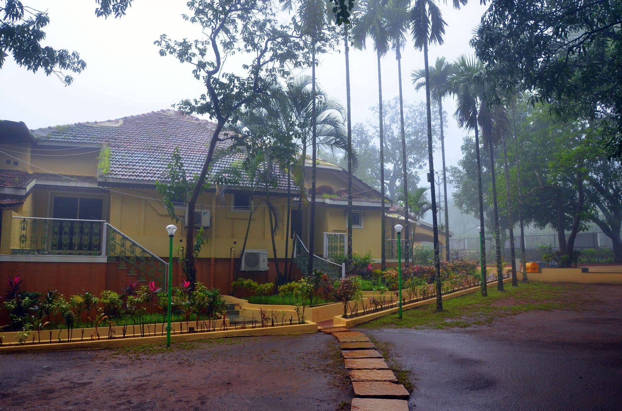 Zaras Resort Лонавла Екстер'єр фото